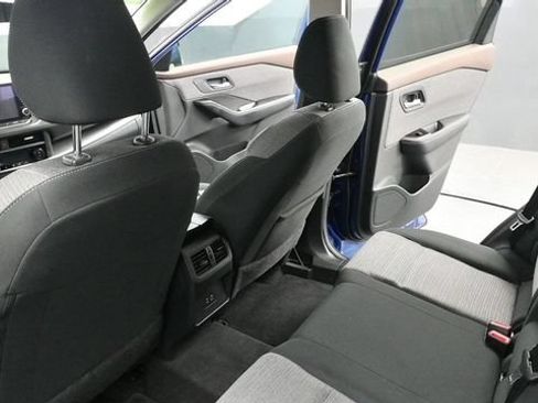 Used 2023 Nissan Rogue SV AWD/4WD image 21