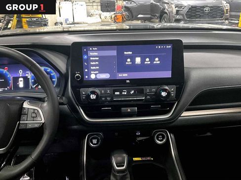 Used 2024 Toyota Grand Highlander Limited image 6