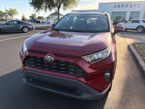 Used 2019 Toyota RAV4 XLE Premium FWD image 13