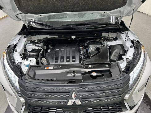 Used 2024 Mitsubishi Eclipse Cross LE AWD/4WD image 23
