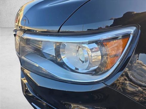 Used 2022 Chevrolet Colorado Z71 AWD/4WD image 29
