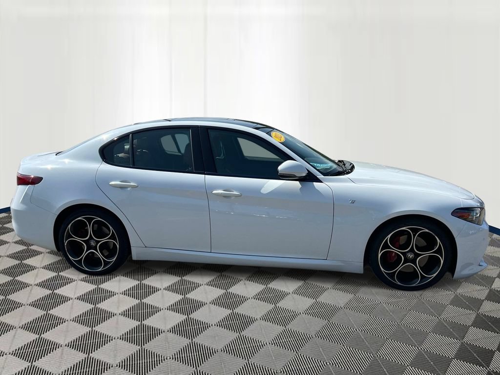Used 2023 Alfa Romeo Giulia Ti w/ Active Assist Plus Package RWD image 5