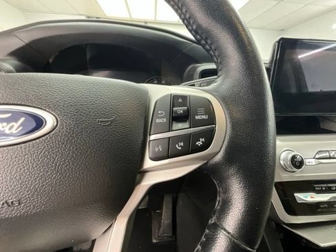Used 2023 Ford Explorer XLT AWD/4WD image 19