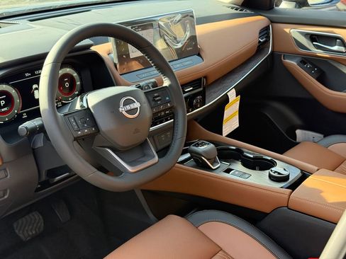 New 2026 Nissan Rogue Platinum image 7