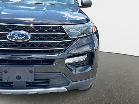 Used 2022 Ford Explorer XLT w/ Equipment Group 202A AWD/4WD image 10