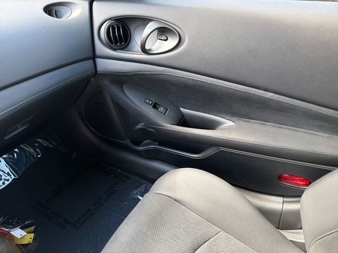 Used 2024 Nissan Z Performance w/ Floor Mat Package RWD image 29