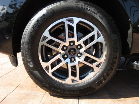 Certified 2025 Ford Expedition Max Active RWD image 9