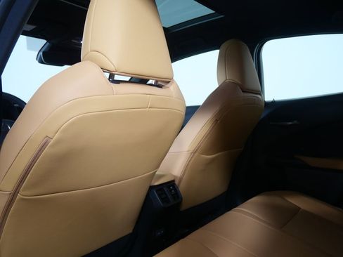 Used 2025 Lexus UX 300h FWD image 19