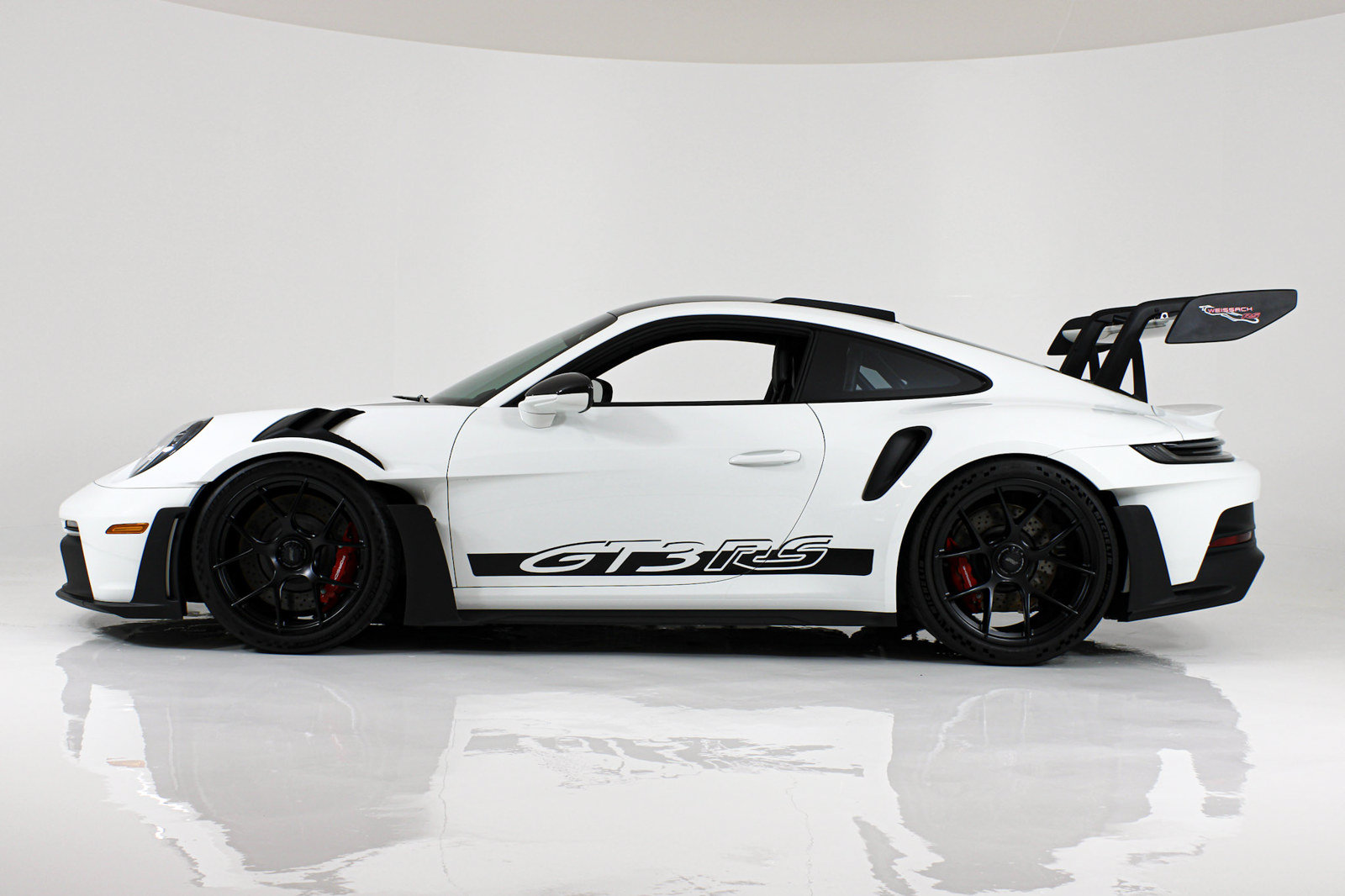 Used 2024 Porsche 911 GT3 RS RWD image 3