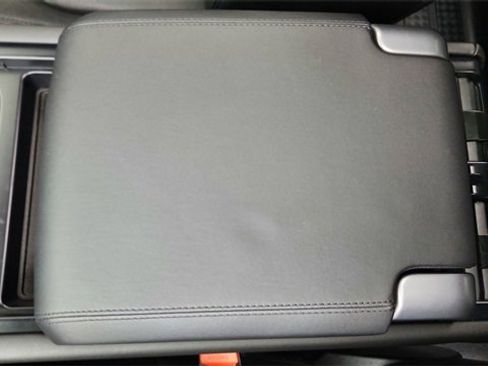 Used 2024 Land Rover Defender 110 S image 50