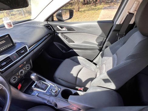 Used 2016 MAZDA MAZDA3 i Sport w/ Preferred Equipment Package image 19