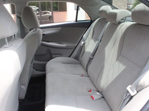 Used 2012 Toyota Corolla LE FWD image 22