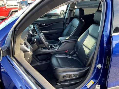 Used 2023 GMC Acadia SLT image 24