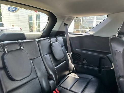 Used 2022 Ford Explorer Limited w/ Equipment Group 301A RWD image 14