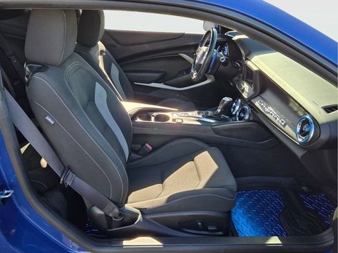 Used 2020 Chevrolet Camaro LT RWD image 18