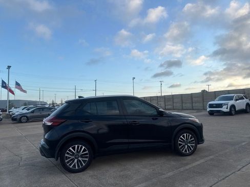 Used 2023 Nissan Kicks SV FWD image 24