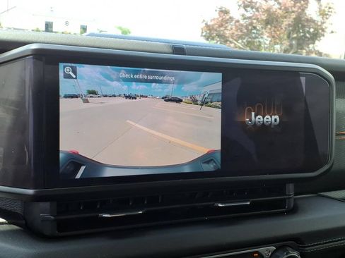 Used 2024 Jeep Gladiator Mojave w/ Convenience Group AWD/4WD image 13