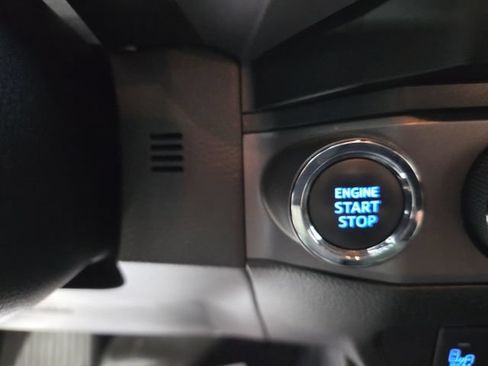 Used 2023 Toyota Tacoma TRD Sport w/ Technology Package AWD/4WD image 18
