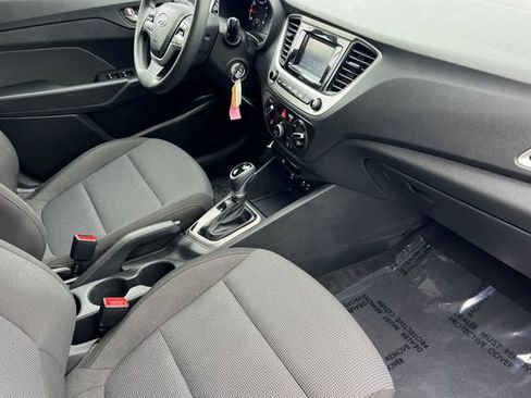 Used 2021 Hyundai Accent SE FWD image 18