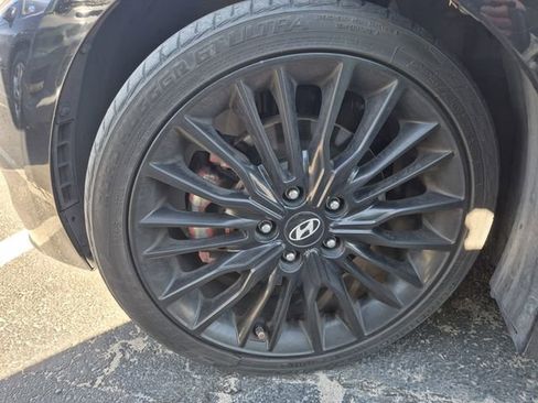 Used 2018 Hyundai Elantra Sport image 6