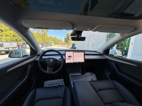 Used 2022 Tesla Model Y Long Range AWD/4WD image 10