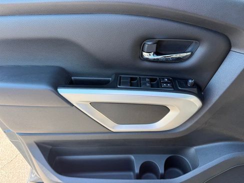 Used 2024 Nissan Titan SV w/ SV Convenience Package image 20