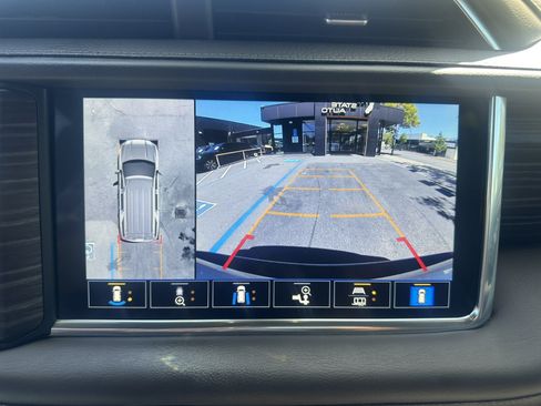 Used 2021 GMC Yukon Denali w/ Advanced Technology Package RWD image 26