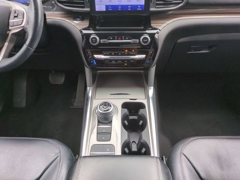 Used 2022 Ford Explorer Limited w/ Equipment Group 301A RWD image 20