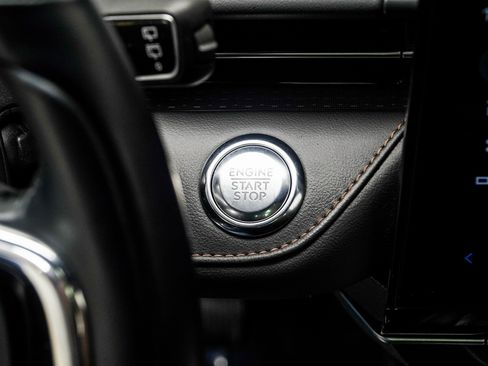 Used 2024 Lincoln Nautilus Reserve w/ Equipment Group 202A image 23