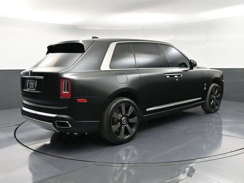 Used 2023 Rolls-Royce Cullinan w/ Technology Package image 8