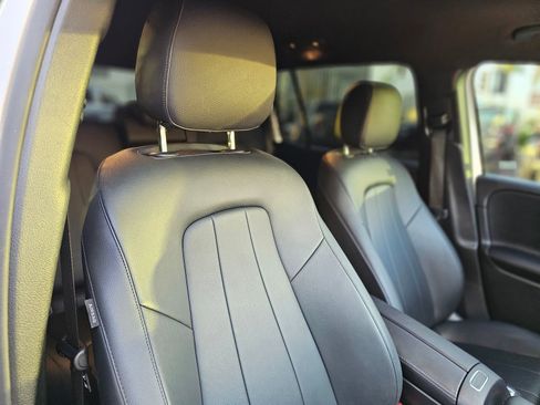 Used 2022 Mercedes-Benz GLB 250 4MATIC image 26