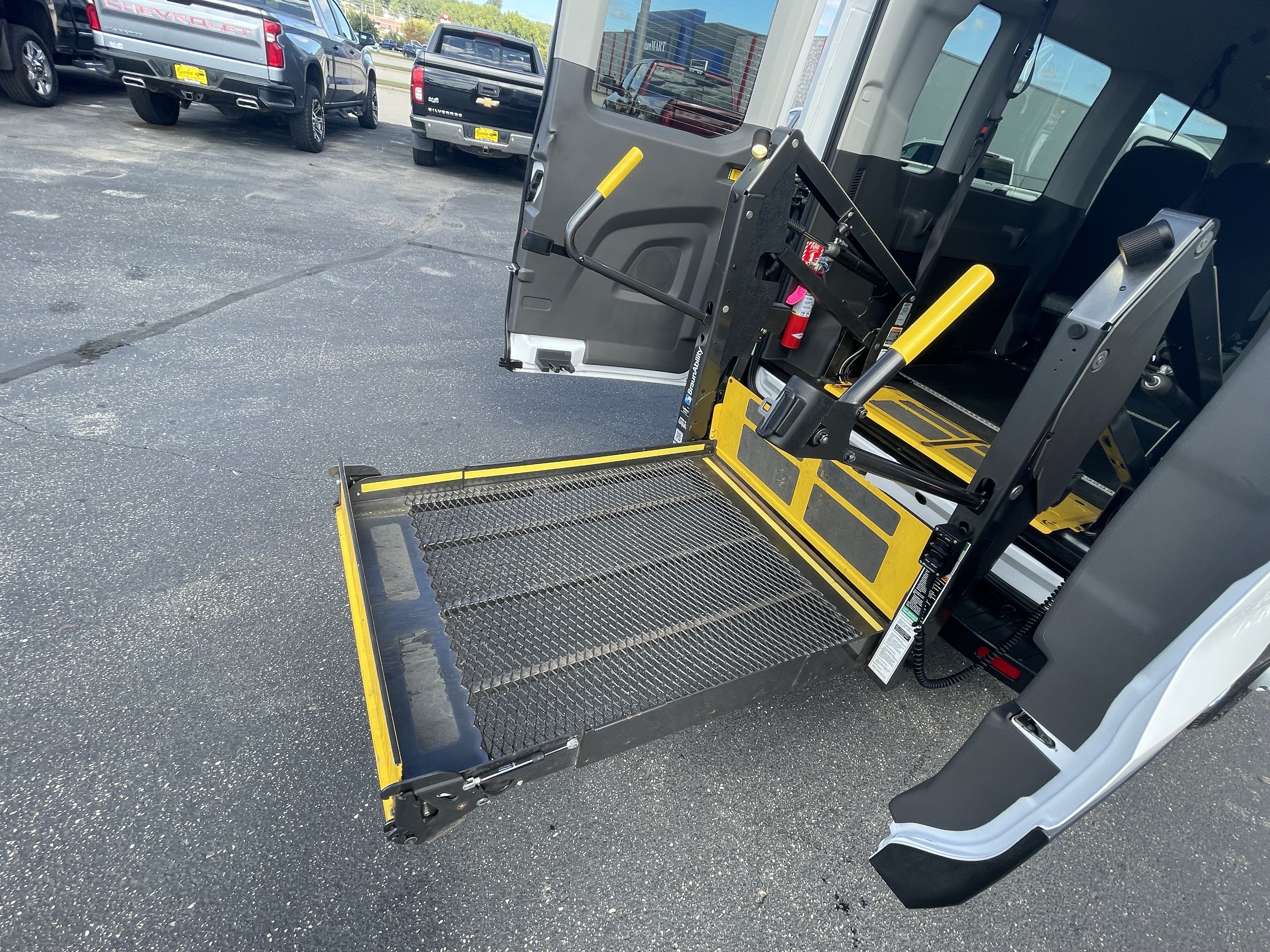 Used 2021 Ford Transit 350 XLT AWD/4WD image 9