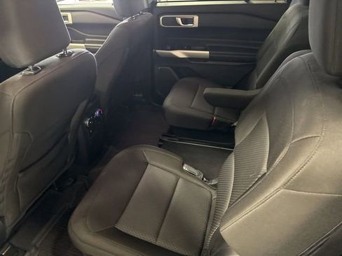 Used 2022 Ford Explorer XLT AWD/4WD image 15