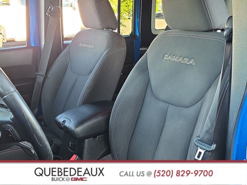 Used 2016 Jeep Wrangler Unlimited Sahara w/ Connectivity Group AWD/4WD image 11