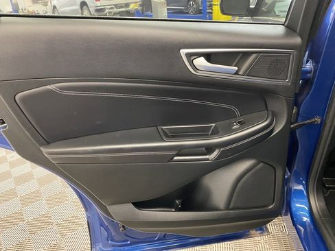 Used 2023 Ford Edge Titanium image 14