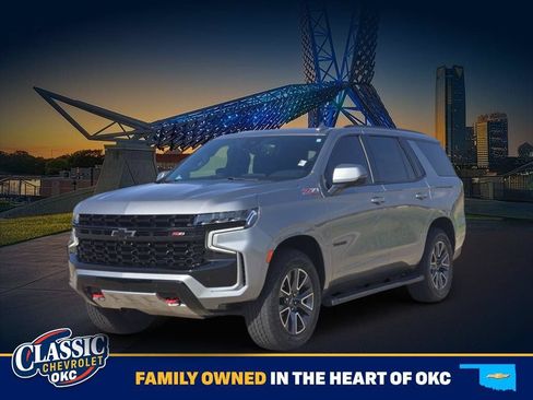 Used 2023 Chevrolet Tahoe Z71 w/ Luxury Package AWD/4WD image 3