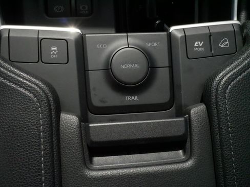 Certified 2025 Toyota Grand Highlander AWD Hybrid image 33