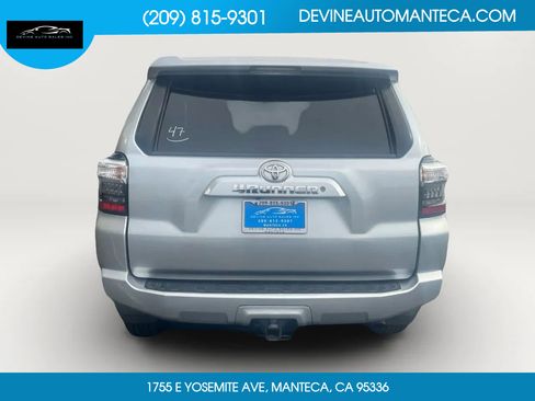Used 2017 Toyota 4Runner SR5 Premium image 6