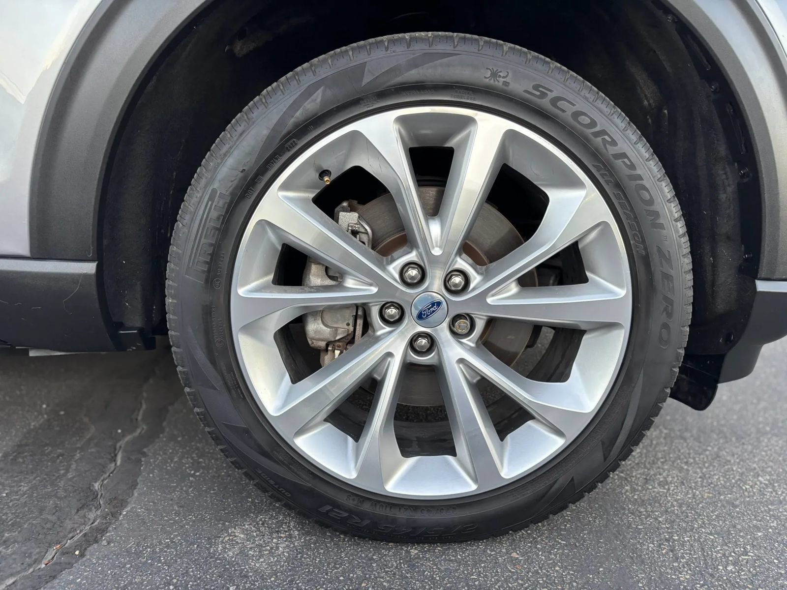 Used 2023 Ford Explorer Platinum w/ Technology Package AWD/4WD image 24