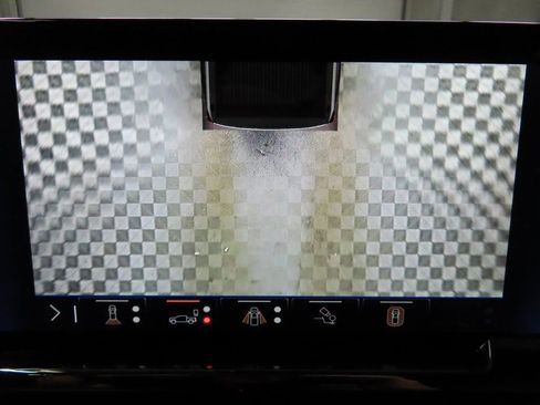 Used 2025 Chevrolet Silverado 1500 ZR2 w/ Technology Package image 17