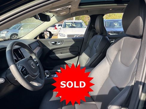 Certified 2023 Volvo XC60 B5 Plus w/ Protection Package Premier image 16
