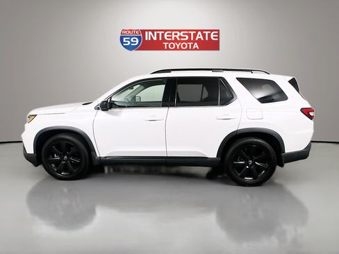 Used 2023 Honda Pilot Touring image 4