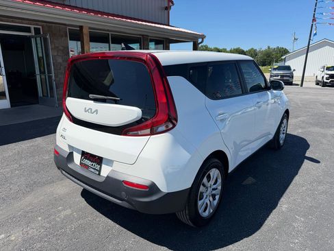 Used 2022 Kia Soul LX FWD image 4