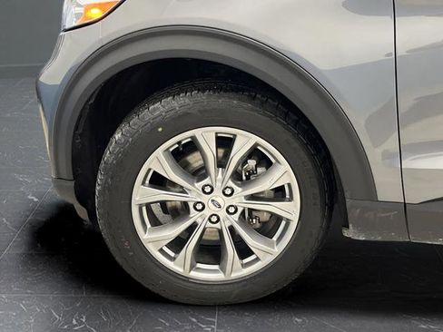 Used 2023 Ford Explorer Limited AWD/4WD image 38