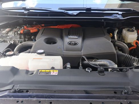 New 2025 Toyota Tundra Platinum AWD/4WD image 13