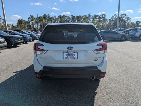 Used 2026 Subaru Forester Premium image 5