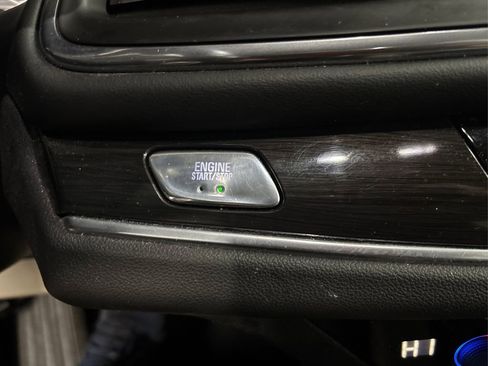 Used 2019 Buick Enclave Essence w/ LPO, Cargo Package image 31