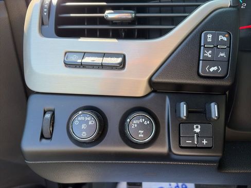 Used 2017 GMC Yukon Denali w/ Open Road Package image 24