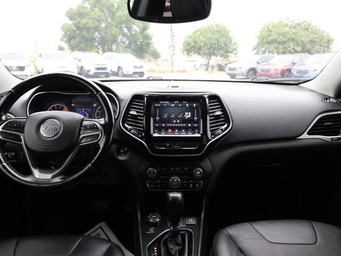 Used 2019 Jeep Cherokee Limited AWD/4WD image 14