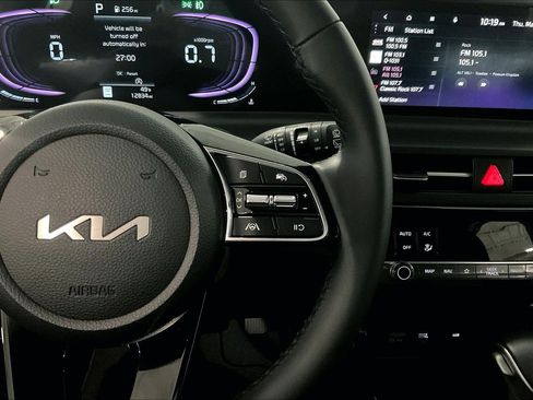 Used 2025 Kia Seltos S image 12